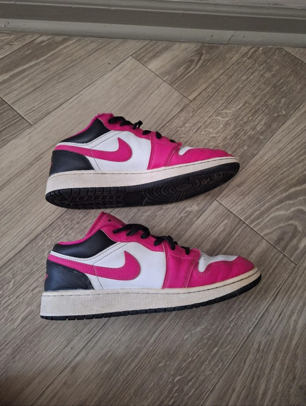 Kids Nike Jordans Trainers Size 6.5 Youth